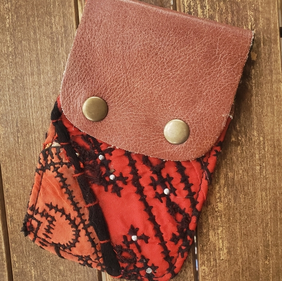 🐨 Free People Boho Embroidered Repurposed vtg banjara hippie Wallet card case - Picture 5 of 9